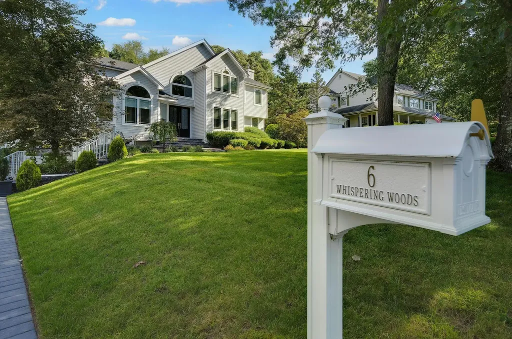 6 Whispering Woods Drive Smithtown NY 11787