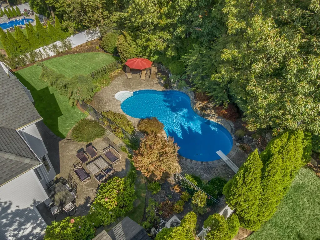 6 Whispering Woods Drive Smithtown NY 11787