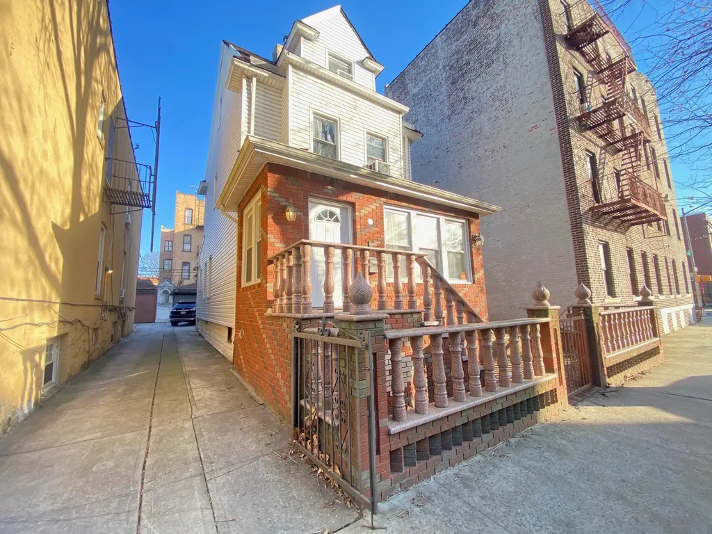 381 E 31st Street Brooklyn NY 11226
