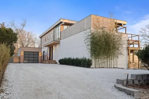 28 Kendalls Lane Southampton NY 11968