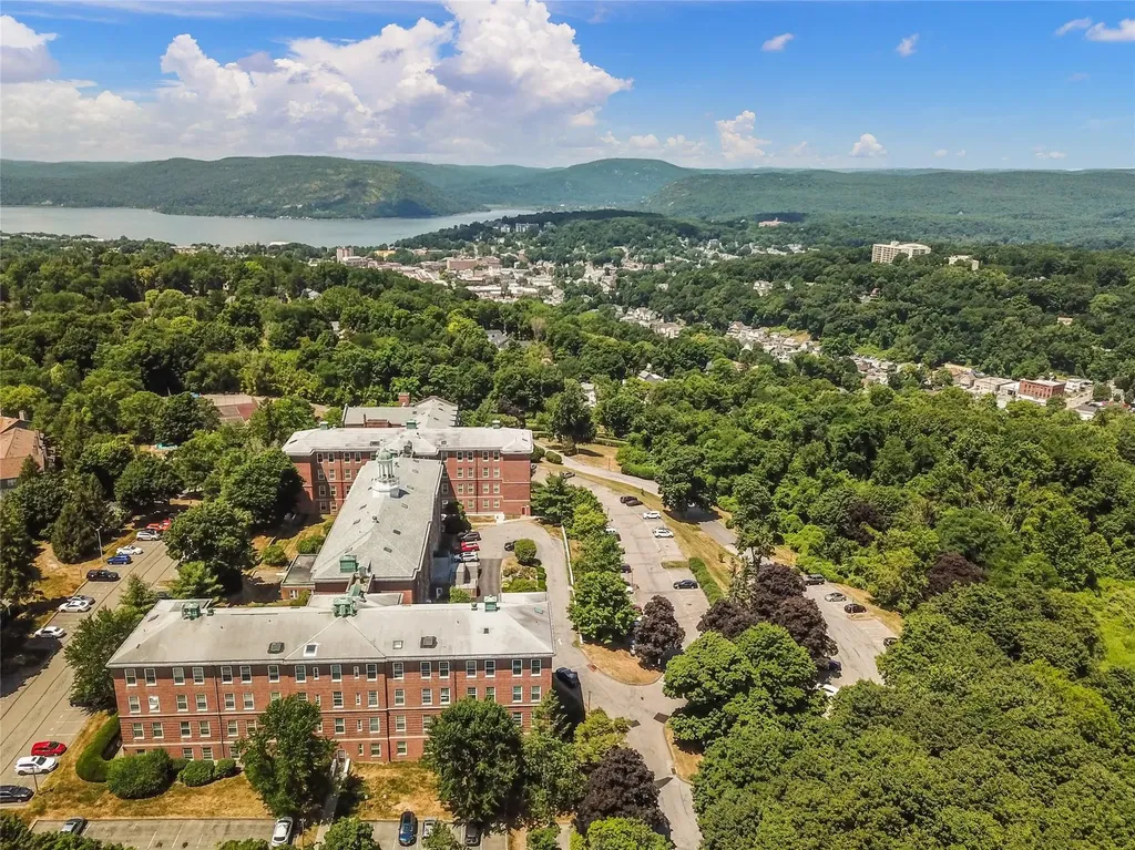6111 Villa At The Woods Peekskill NY 10566