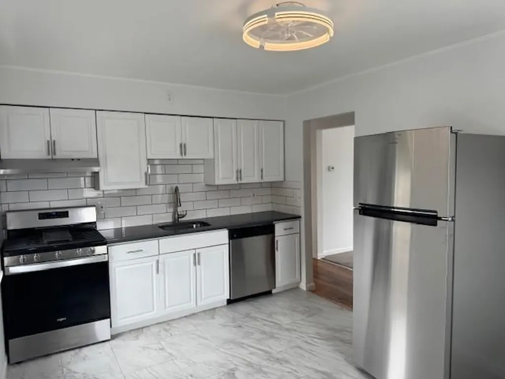 229 Maple Place Mineola NY 11501