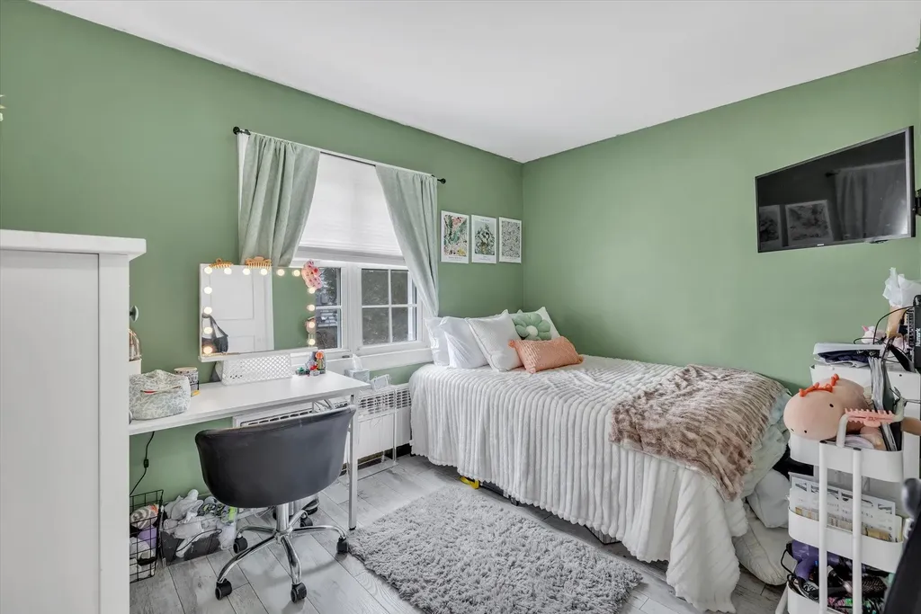 6 Brookway Oakdale NY 11769