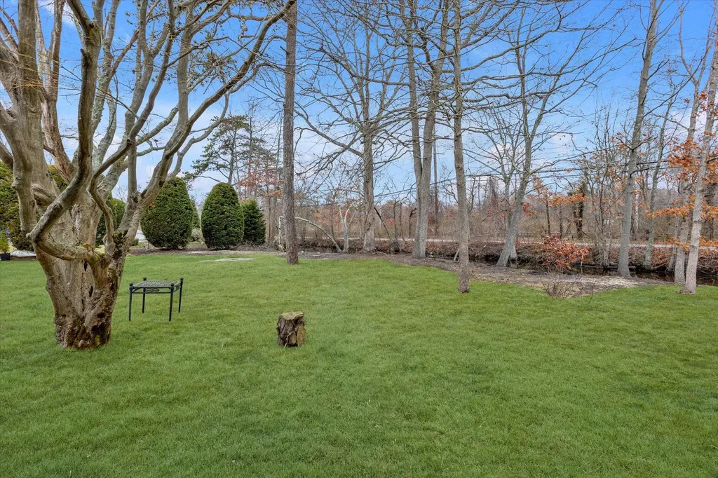 6 Brookway Oakdale NY 11769