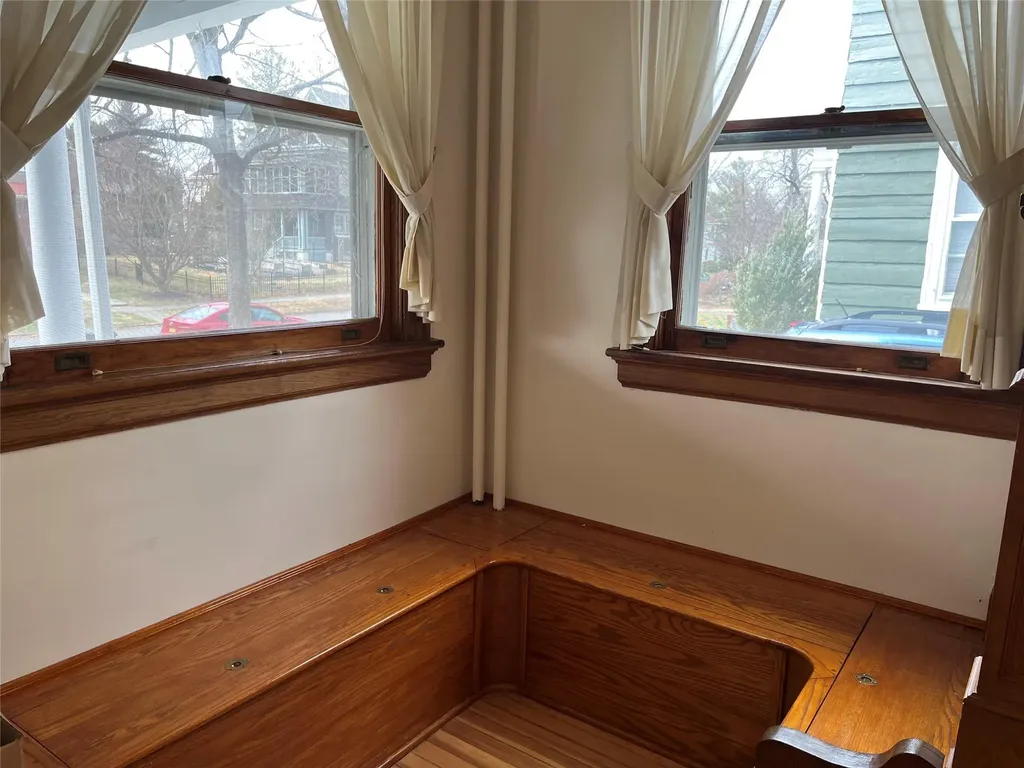 10 Whitehouse Avenue Poughkeepsie NY 12601