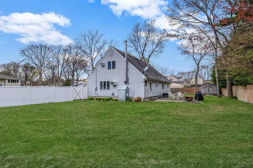 79 Aberdeen Drive Mastic NY 11950