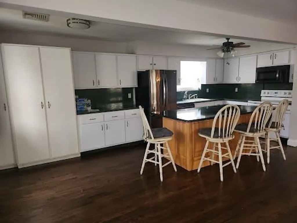 33 Forest Drive Ronkonkoma NY 11779