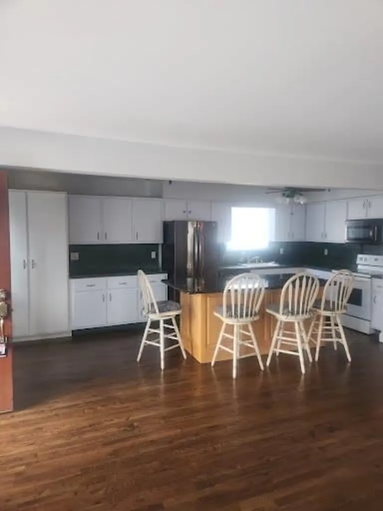 33 Forest Drive Ronkonkoma NY 11779