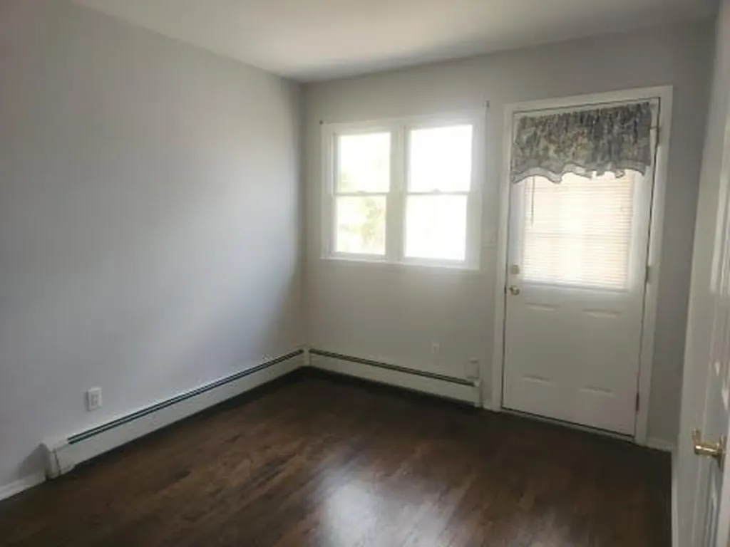 33 Forest Drive Ronkonkoma NY 11779