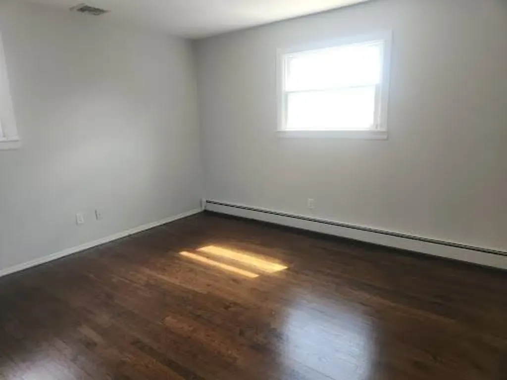 33 Forest Drive Ronkonkoma NY 11779