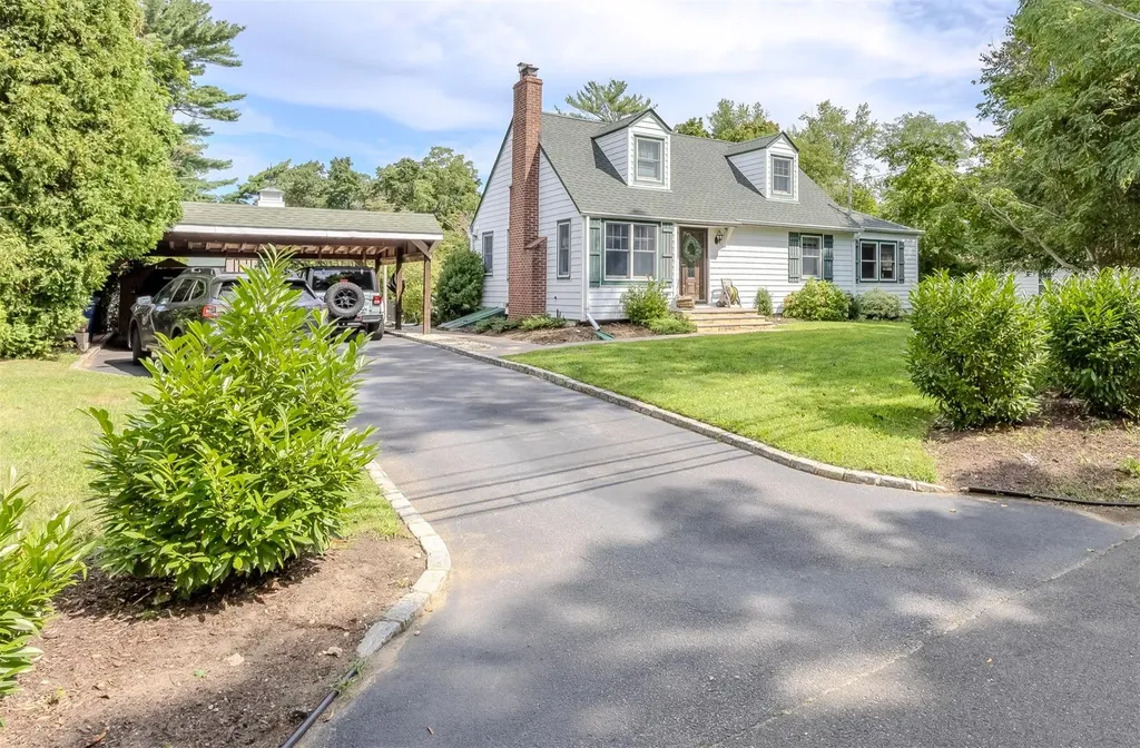 32 Lower Rocky Point Road Miller Place NY 11764