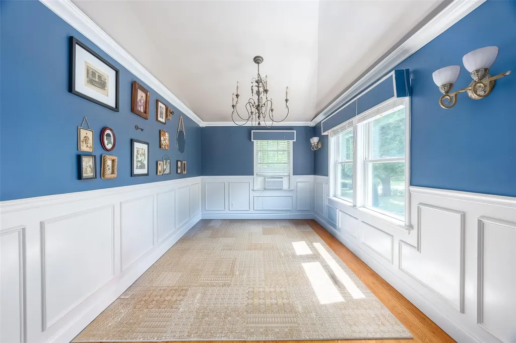 32 Lower Rocky Point Road Miller Place NY 11764