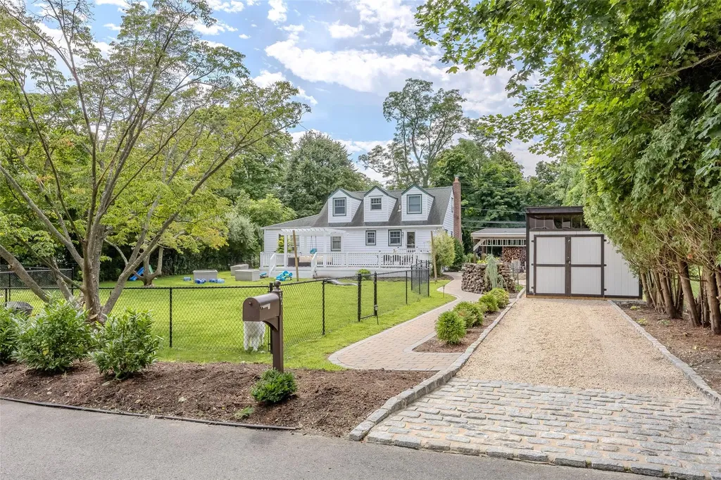 32 Lower Rocky Point Road Miller Place NY 11764