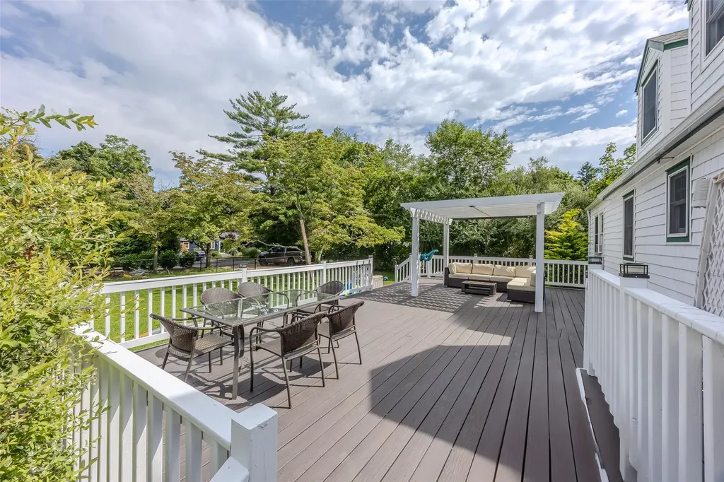 32 Lower Rocky Point Road Miller Place NY 11764
