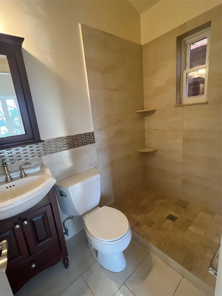 7207 88th Street Glendale NY 11385