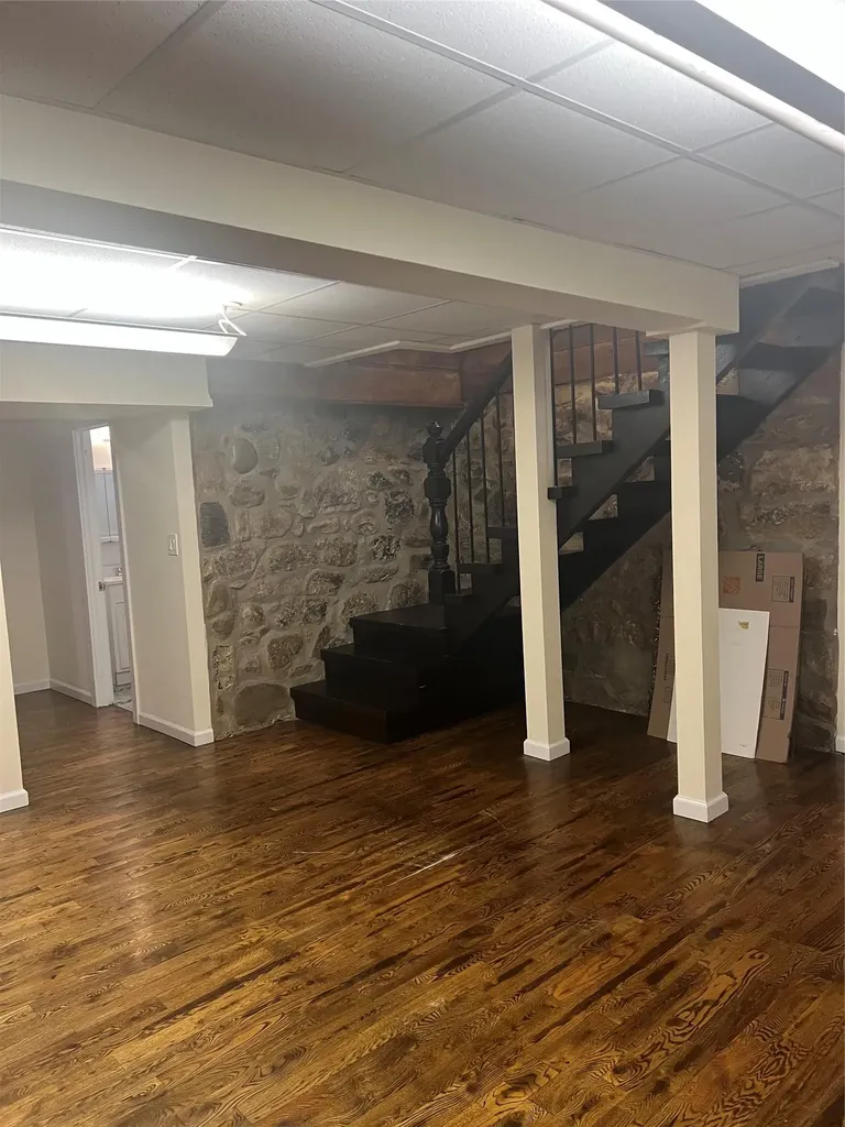 7207 88th Street Glendale NY 11385