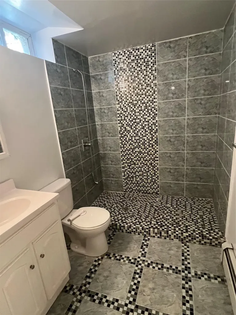 7207 88th Street Glendale NY 11385