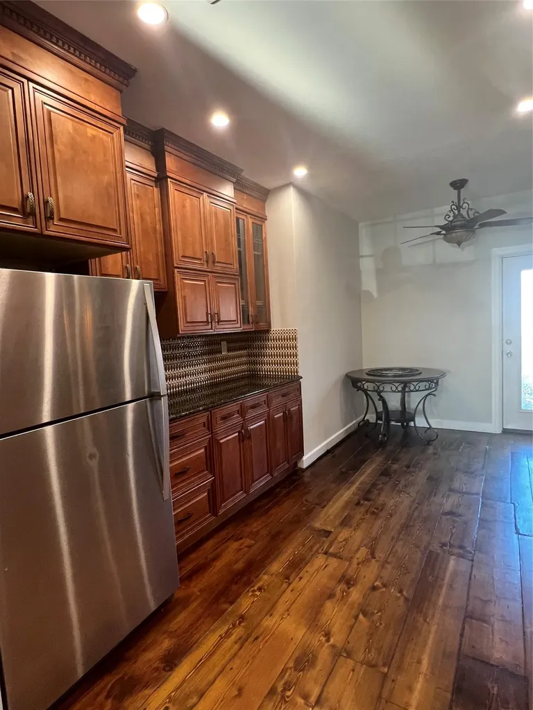 7207 88th Street Glendale NY 11385