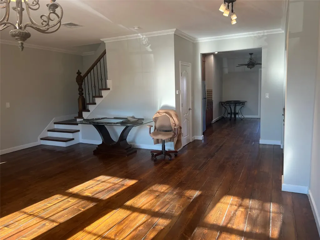 7207 88th Street Glendale NY 11385