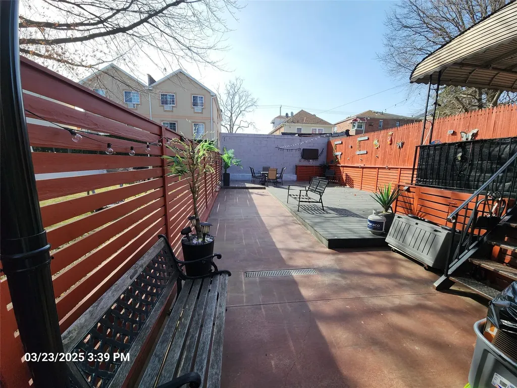2721 Yates Avenue Bronx NY 10469