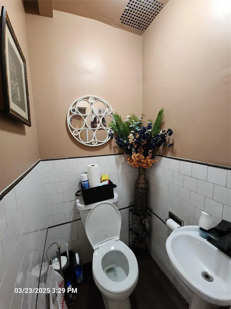 2721 Yates Avenue Bronx NY 10469