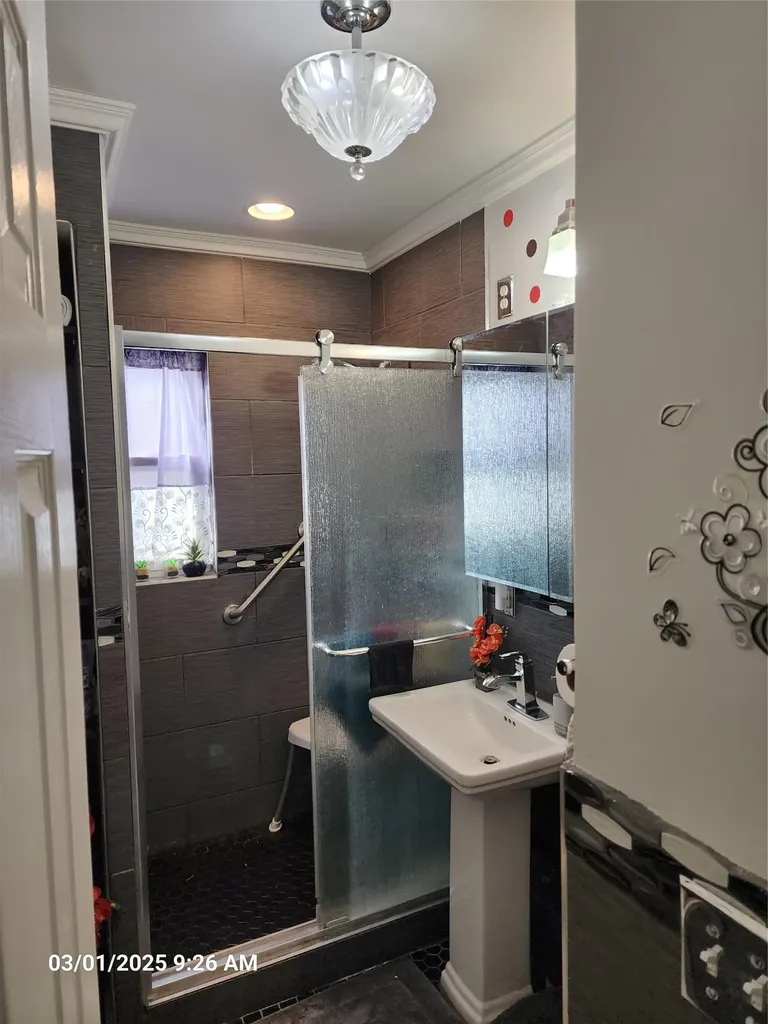 2721 Yates Avenue Bronx NY 10469