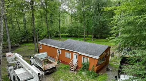 181 Oakridge Road Greenfield Park NY 12435