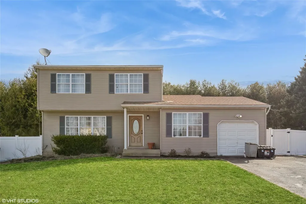 33 Sundown Drive Bellport NY 11713