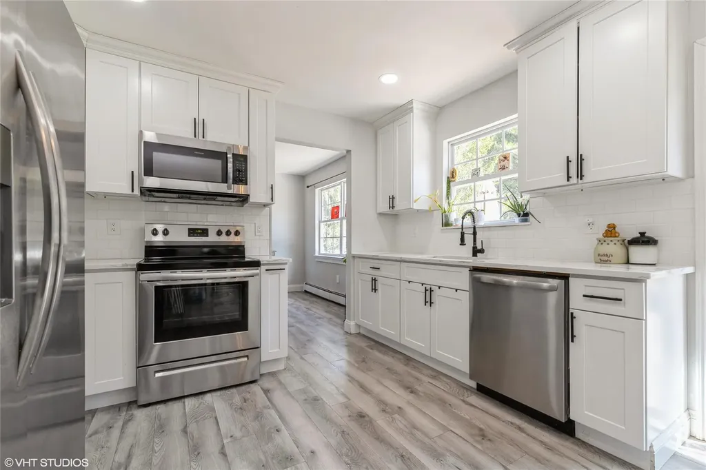 33 Sundown Drive Bellport NY 11713