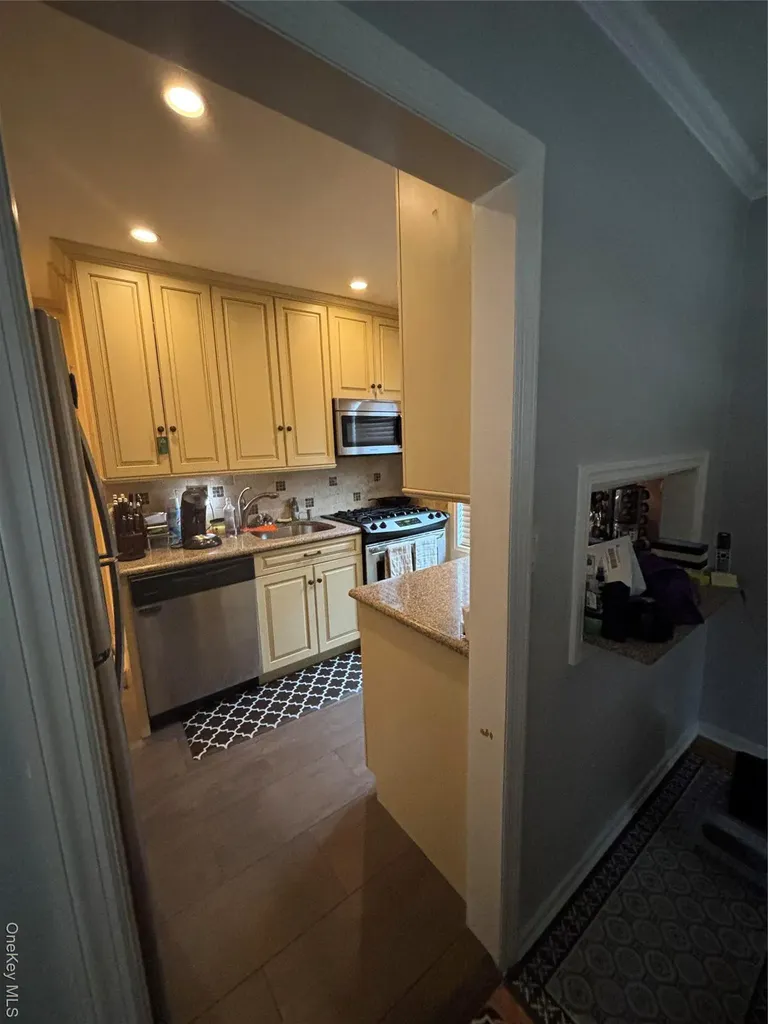 194 Smith Street Freeport NY 11520
