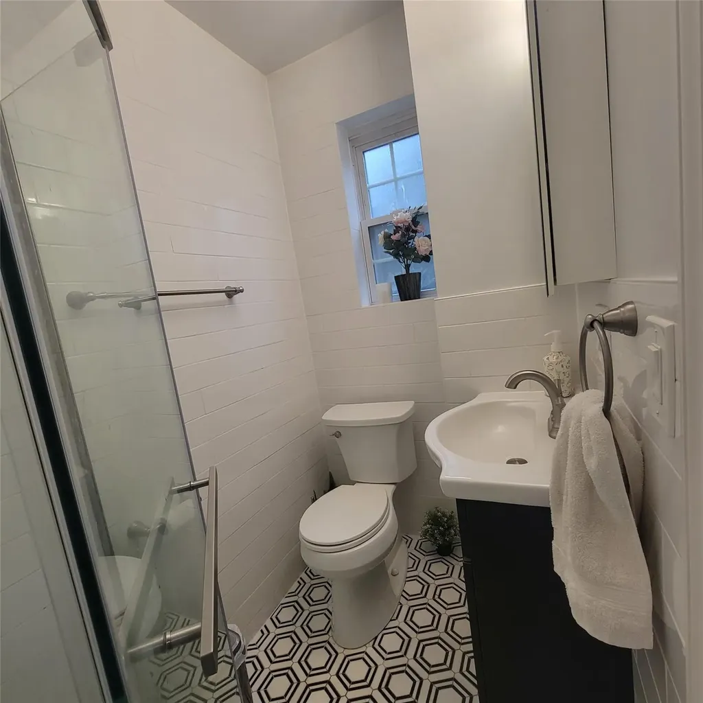 22 Elgin Road Valley Stream NY 11581