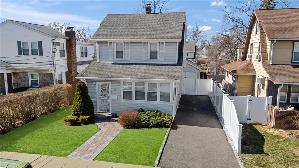 95 Weberfield Avenue Freeport NY 11520