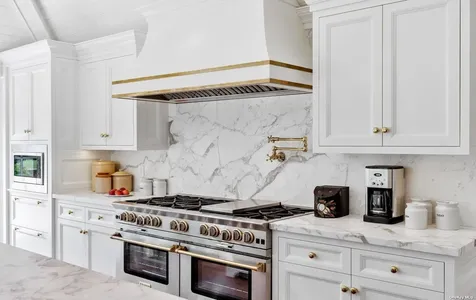 135 Skunks Misery Road Lattingtown NY 11560