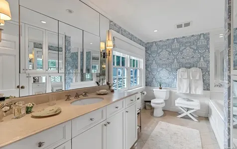 135 Skunks Misery Road Lattingtown NY 11560