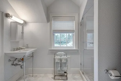 135 Skunks Misery Road Lattingtown NY 11560