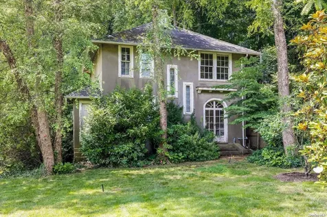 135 Skunks Misery Road Lattingtown NY 11560