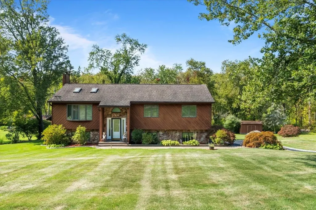 33 Ludingtonville Road Holmes NY 12531