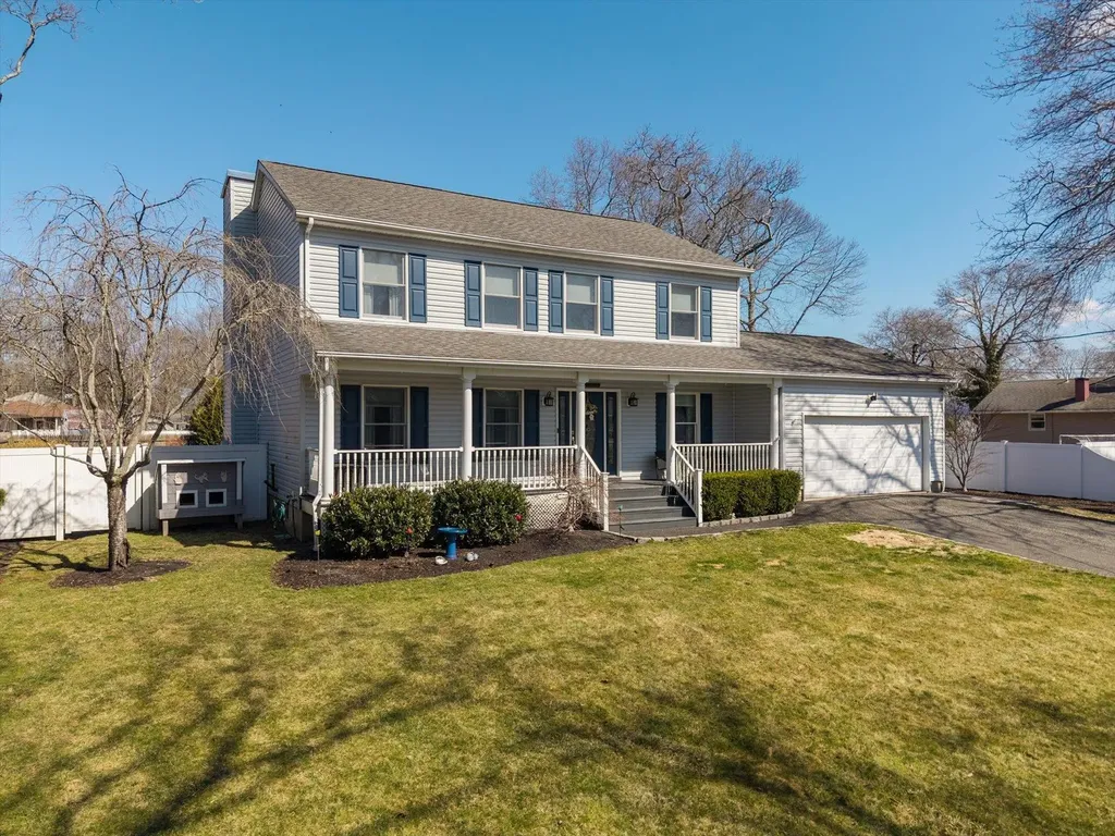 37 Wills Avenue Mastic NY 11950