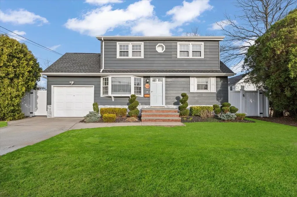 166 N 3rd Street Bethpage NY 11714