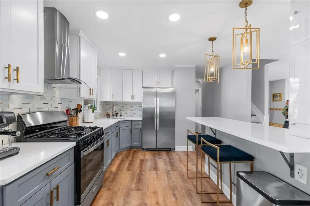 166 N 3rd Street Bethpage NY 11714