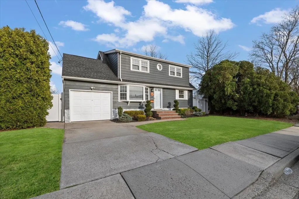 166 N 3rd Street Bethpage NY 11714