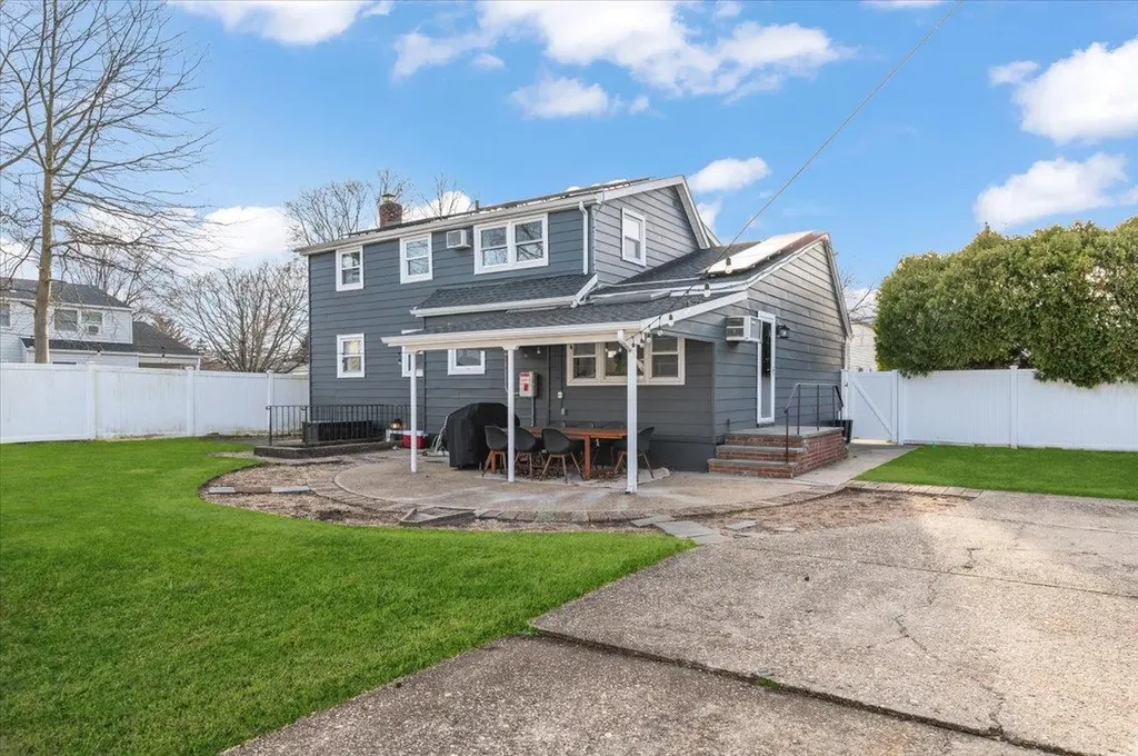 166 N 3rd Street Bethpage NY 11714