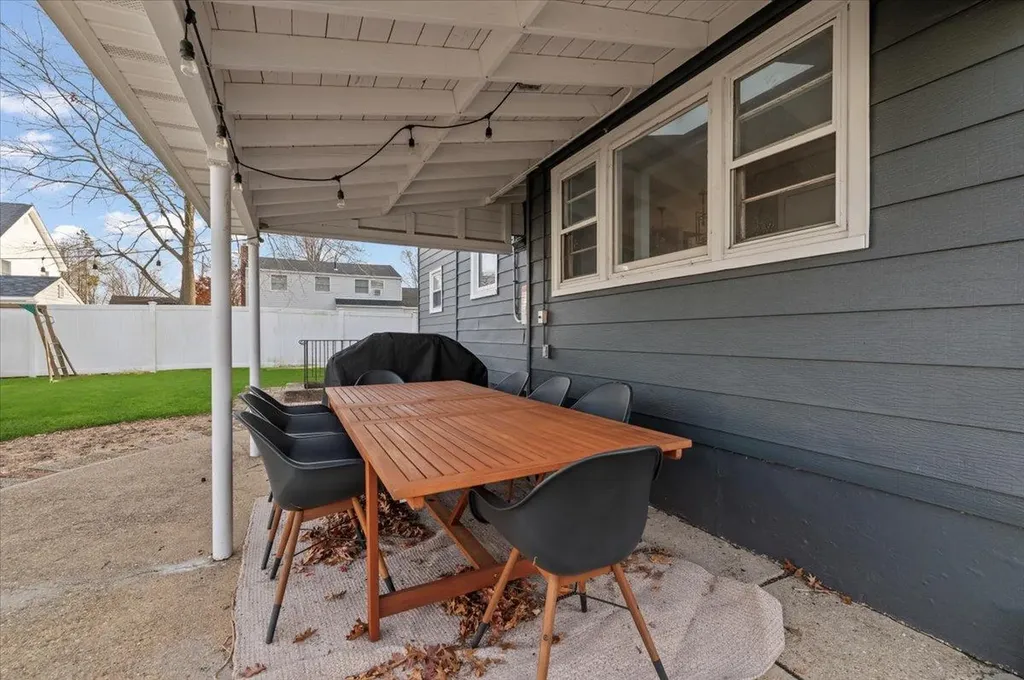 166 N 3rd Street Bethpage NY 11714