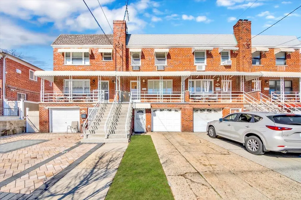 2443 Fish Avenue Bronx NY 10469