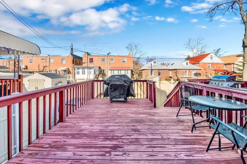 2443 Fish Avenue Bronx NY 10469