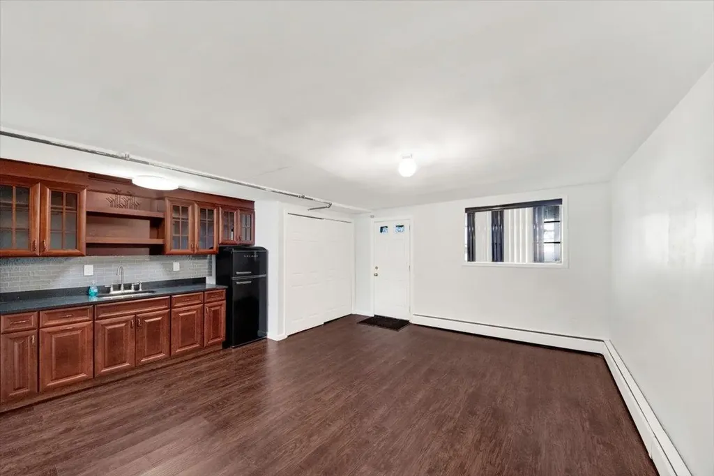 2443 Fish Avenue Bronx NY 10469