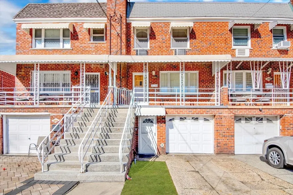 2443 Fish Avenue Bronx NY 10469