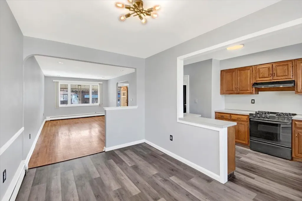 2443 Fish Avenue Bronx NY 10469
