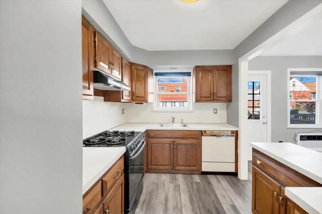 2443 Fish Avenue Bronx NY 10469