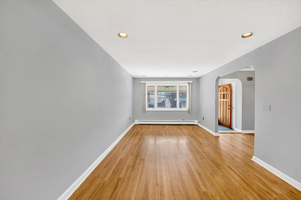 2443 Fish Avenue Bronx NY 10469